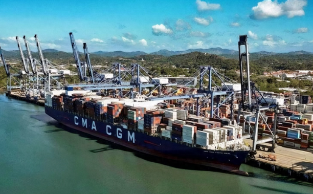 中方终于动手了！大批货轮空集装箱离开，巴拿马这下麻烦大了。